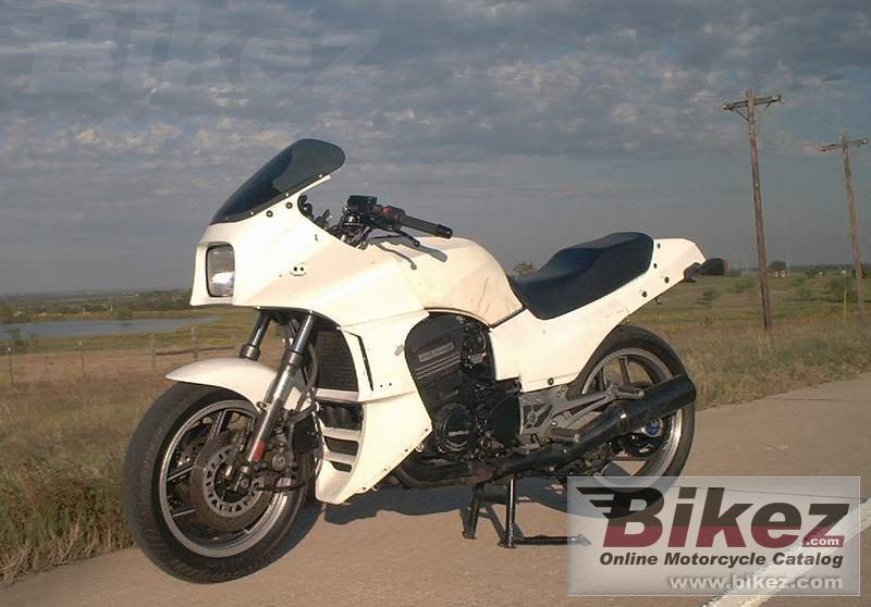 Big Lazarus gpz 900 r picture and wallpaper from Bikez.com